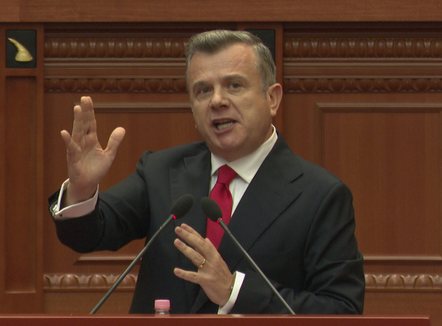 Demokratët shenjëstrojnë Taulant Ballën, PS kërkon përjashtimin e Berishës për 2 muaj