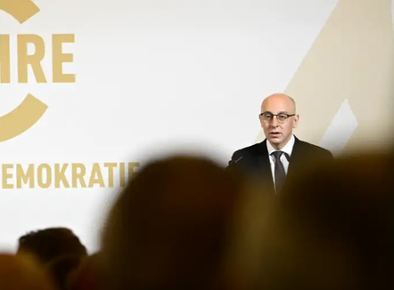 75 vjet luftë në mbrojtje të Kushtetutës gjermane