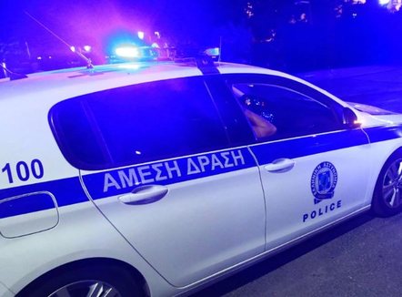 Gjendet i djegur brenda makinës një person në Athinë, dyshohet se është shqiptar