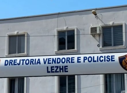 Tentoi të vrasë një person duke e përplasur me makinë, arrestohet 17-vjeçari në Lezhë