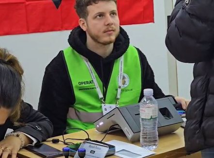 Probleme në disa qendra votimi në Vlorë 