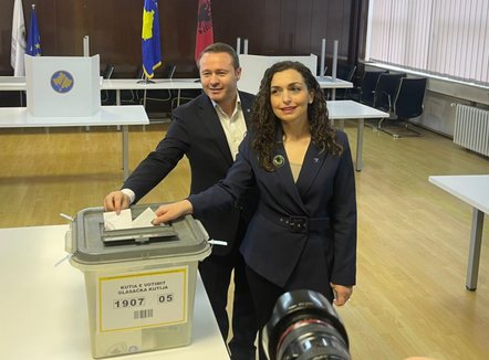 Presidentja Osmani voton në balotazh: Kosova me demokracinë elektorale më të fortë në rajon