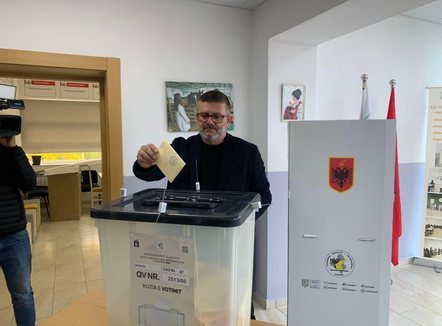 5 orë para mbylljes së kutive, pjesëmarrje e ulët në zgjedhjet e pjesshme lokale