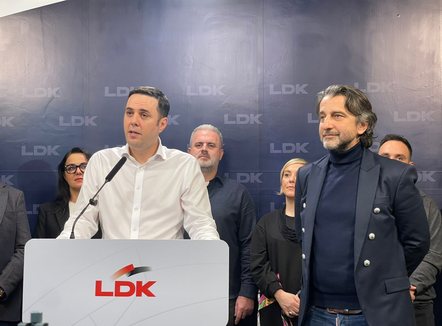 Abdixhiku shpall fitoren në 5 komuna: LDK nuk i ndan qytetarët e Kosovës me flamuj partish