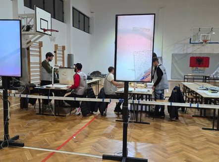 Numërohen 167 nga 231 qendra votimi në Vlorë, Mersini e PS shkëputet ndjeshëm 