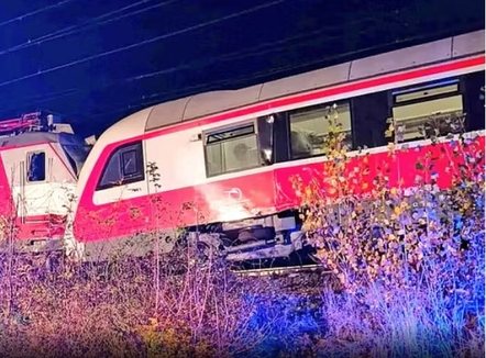 Përplasen 2 trena në Sllovaki, plagosen dhjetëra pasagjerë