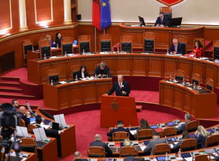 PD nis bojkotin e komisioneve parlamentare, demokratët mblidhen sot në seli