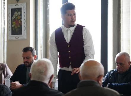 Roland Bejko: Për hienat e PD që po tallen me demokratët e gjorë