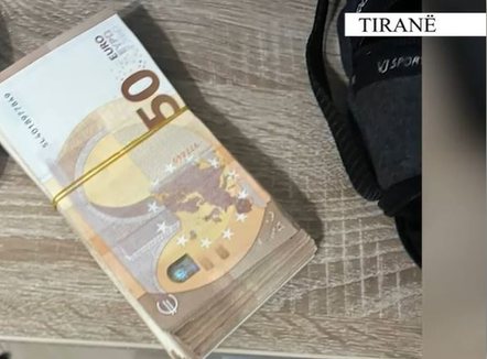 Morën peng dhe dhunuan një 27-vjeçar për 5 mijë euro, arrestohen dy persona, 3 në kërkim