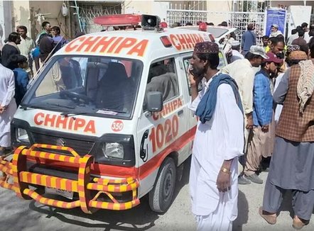 Shpërthen autobomba pranë Gjykatës në Pakistan, 12 të vdekur