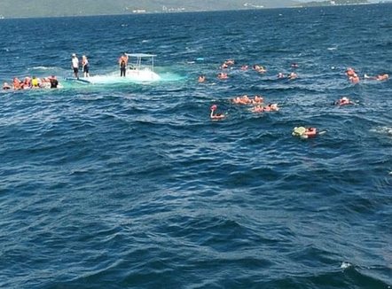 Tmerr në det, fundoset katamarani me 55 turistë