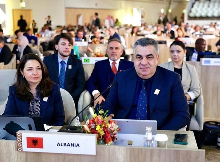 Ministri Blendi Gonxhja në Asamblenë e Përgjithshme të UN Tourism në Arabinë Saudite