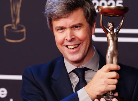 David Szalay fiton çmimin Booker 2025: Një libër “i zymtë”