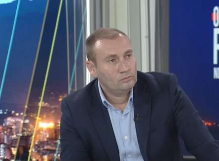 Bushkolaj: Konfliktet ndodhin në BE, larja e hesapeve bëhet në Shqipëri