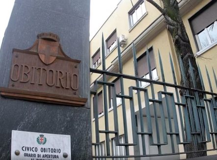 Vidhnin bizhuteritë e të vdekurve, 6 punonjës të bashkisë në hetim