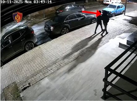 Dogjën qëllimisht dy makina, policia e Vlorës ndjek kamerat dhe zbulon autorët