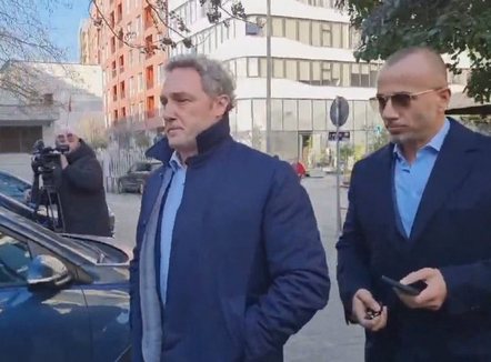 Në gjyq për shkarkimin e drejtorit të Ujësjellësit në Shkodër, Bardh Spahia mbërrin në GJKKO