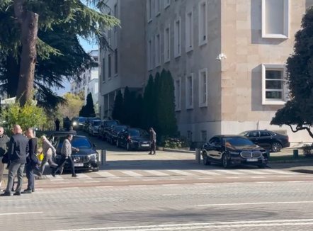 Ambasadorët i shkojnë Ramës në zyrë, të pranishëm dhe disa ministra