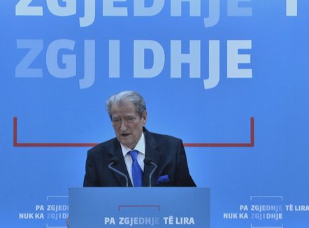 Foltore në bulevard, Berisha: “Parlament” para zyrës së Ramës, më pas protestë kombëtare