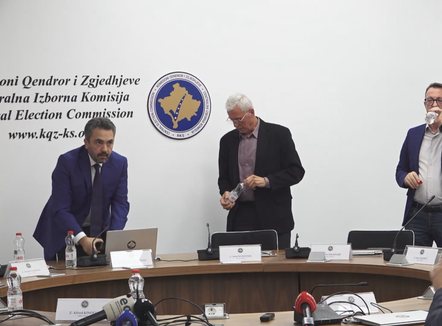 Ankesat për Mitrovicën dhe Gjakovën, KQZ krijon komision për vlerësimin e fletëvotimeve