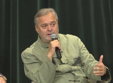 Të përflitesh para leximit. Pikëpyetja e librit, a është apo jo Ben Blushi mysliman?