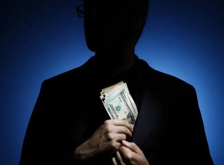 Skandal korrupsioni në Ukrainë