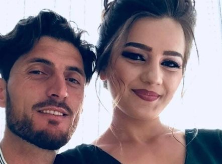 Nëna e tre fëmijëve bëhet gruaja e parë e ekstraduar nga Britania në Shqipëri