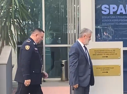 Ish-drejtori i policisë, Muhamet Rrumbullaku, paraqitet në SPAK