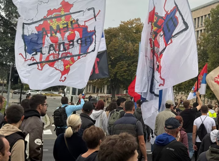 Parullat shoviniste në Serbi: Shqiptarët fyhen njëlloj nga përkrahësit dhe kundërshtarët e pushtetit