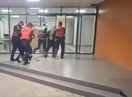 Dhunuan babë e bir pasi i dhanë para me fajde, në pranga 2 të rinj në Elbasan