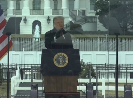 Tjetërsoi fjalimin e Presidentit, BBC i kërkon falje Trump, por refuzon të paguajë “gjobën”