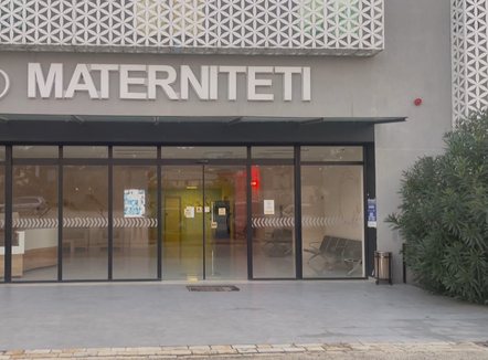 Denoncimi i mjekëve në Berat: Duan të vënë burra e gra në një dhomë në maternitet