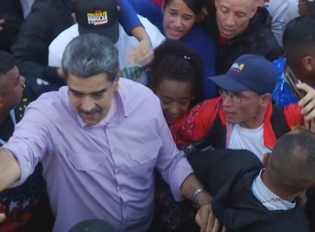 “Kush të shtyn, të do!” Arsyetimi i Maduros pas “grindjes” gjatë tubimit në Venezuelë