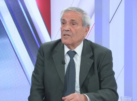 “Parlament të rëntë pika”, 10 vite larg politikës, Namik Dokle ka një mesazh për Kuvendin e sotëm