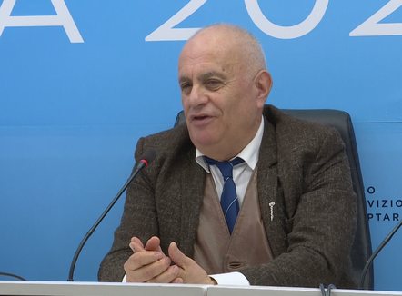 Ndahen çmimet e Panairit të 28-të të Librit, Artan Fuga “Autori më i mirë i vitit”