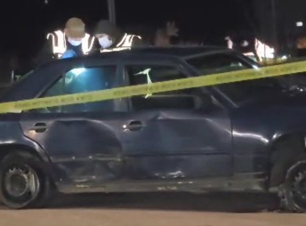 Qëllohet me armë zjarri drejt makinës në Shkodër, shoferi aksidentohet dhe braktis mjetin