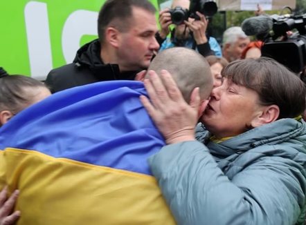 Ukraina kërkon shkëmbimin e qindra të burgosurve me Rusinë