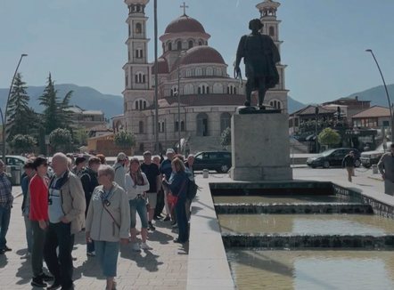 Nuk ka më vende, Korça e prenotuar e gjitha deri në fundvit