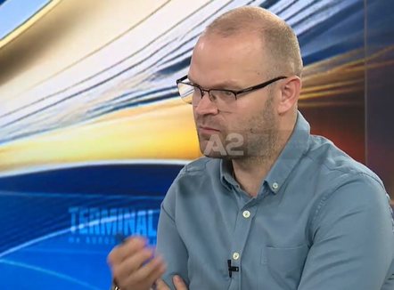 Aulon Kalaja: Begaj duhet të zëvendësohet me Inteligjencë Artificiale, i vetmi President që nuk i ka kthyer asnjë ligj Ramës