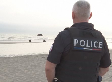 Leje qëndrimi vetëm pas 20 vitesh, Britania shpall politikën më të ashpër të azilit në vite