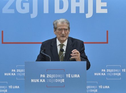 “Parlamenti në shesh”, Berisha nxjerr detajet: Tubimi si foltore, starti i një vale protestash