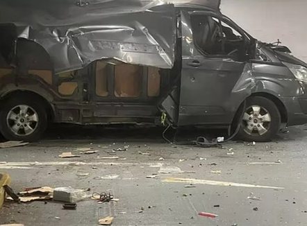 Shpërthen furgoni në një qendër tregtare në Londër