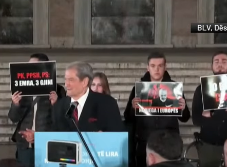 “Ramën do e çojmë në burg si Veliajn”- Berisha nga protesta: Do ja mbathni si minjtë, s’keni shpresë