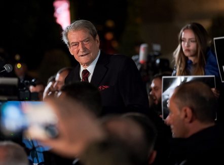 LIVE| Protesta e opozitës, Berisha: Kjo platformë për bashkimin e shqiptarëve, uragani i fitores