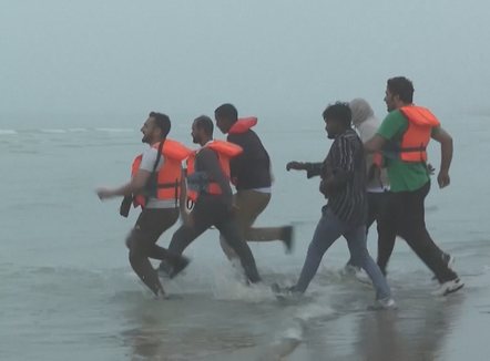 “Plani i qeverisë çnjerëzor”, ligjvënësit britanikë kritikojnë reformat e qeverisë në emigracion