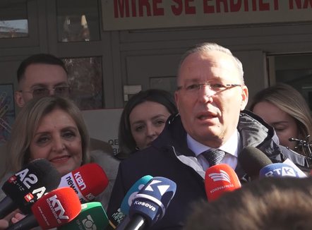 PDK heq vijat e kuqe me LVV, Kurti uron Hamzën: Vazhdoj angazhimin për bashkëpunim korrekt