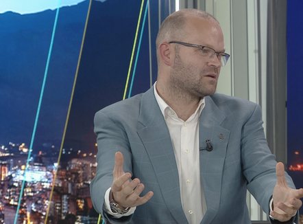 Aulon Kalaja: PD nuk mund të bëjë reformë zgjedhore me Damian Gjiknurin