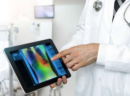 Paralajmërimi i OBSH: Europa po përdor inteligjencën artificiale në shëndetësi pa mbrojtje të mjaftueshme të pacientëve