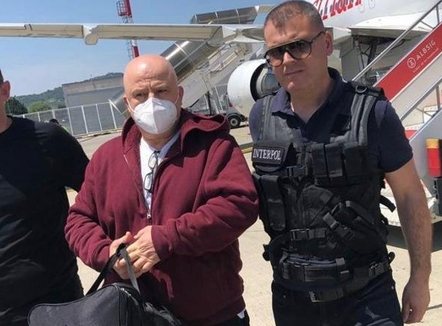 Vrau dy persona pas debatit për aksidentin, kërkohen 25 vite burg për ish-policin