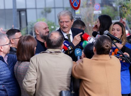 “Dumani po pinte kafe me Kreshnik Farrukun”, Berisha: Ndërkombëtarët e SHBA kanë deklaruar se PS kishte agjendë dhune me 21 janar